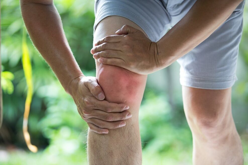 Joint pain is the most significant manifestation of arthrosis and arthritis. 