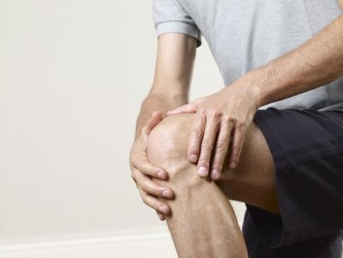 Which doctor to contact to treat pain with knee joint arthrosis